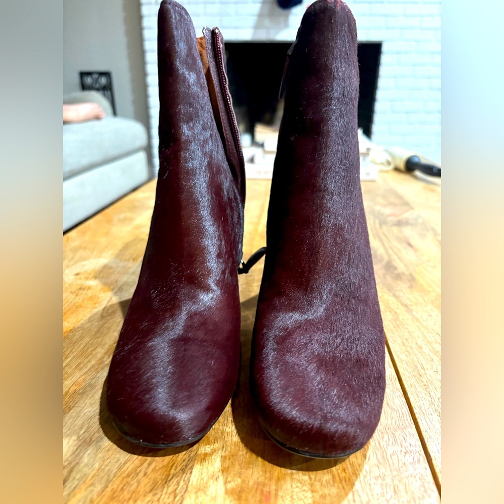 Wine 🍷 colored Lola Cruz Jewel Shoes ankle boot